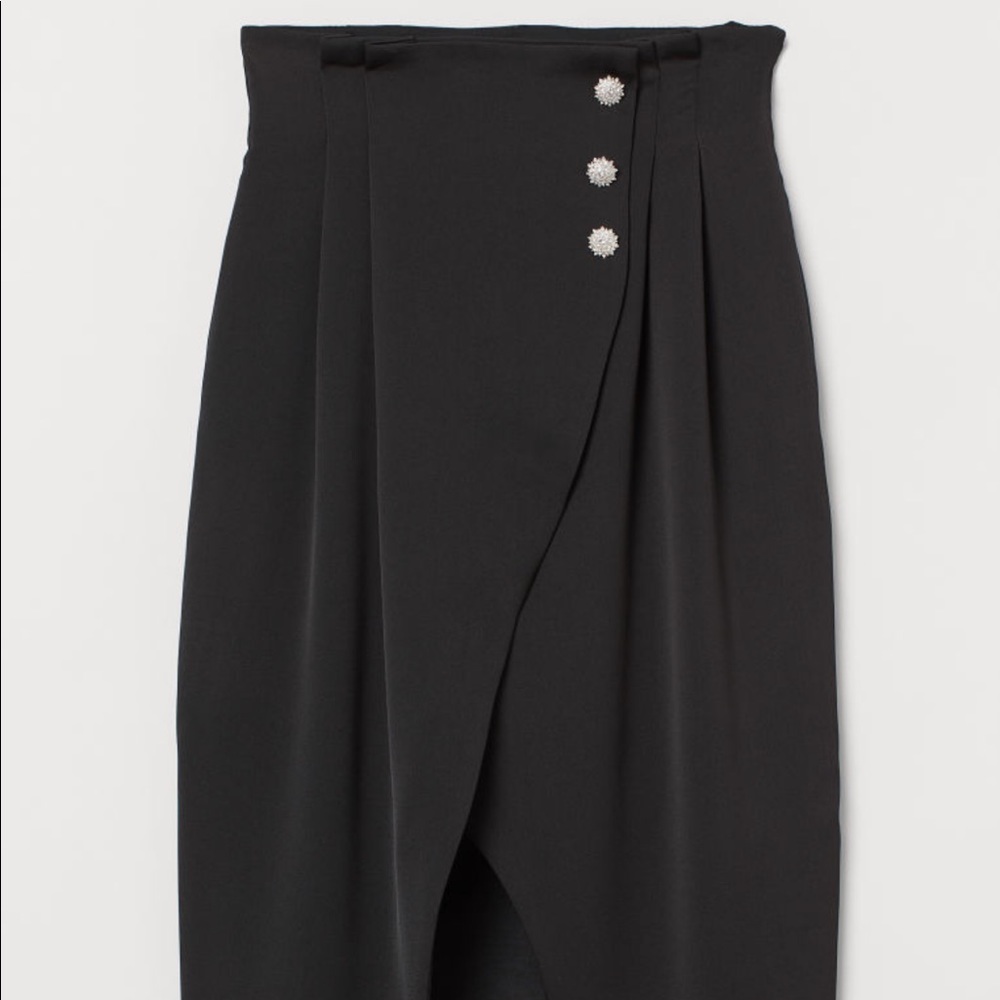 3/$30 NWT Black Midi Skirt with Slit